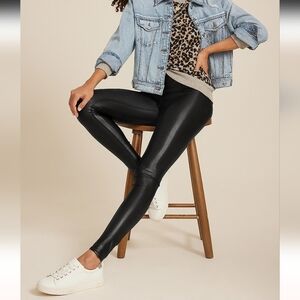 Maurices Black Luxe Liquid Shine High Rise Legging. Size Large. New.